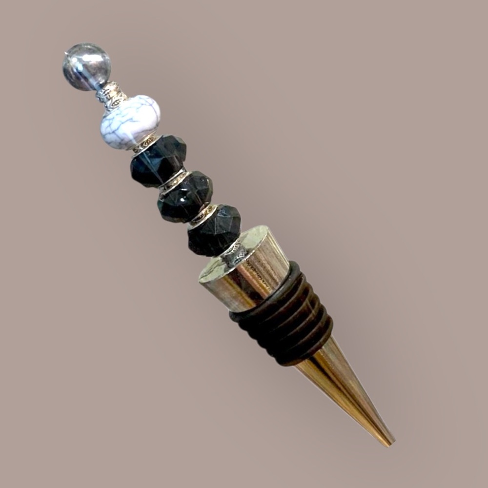 Wine Stopper Elegant Black and Silver